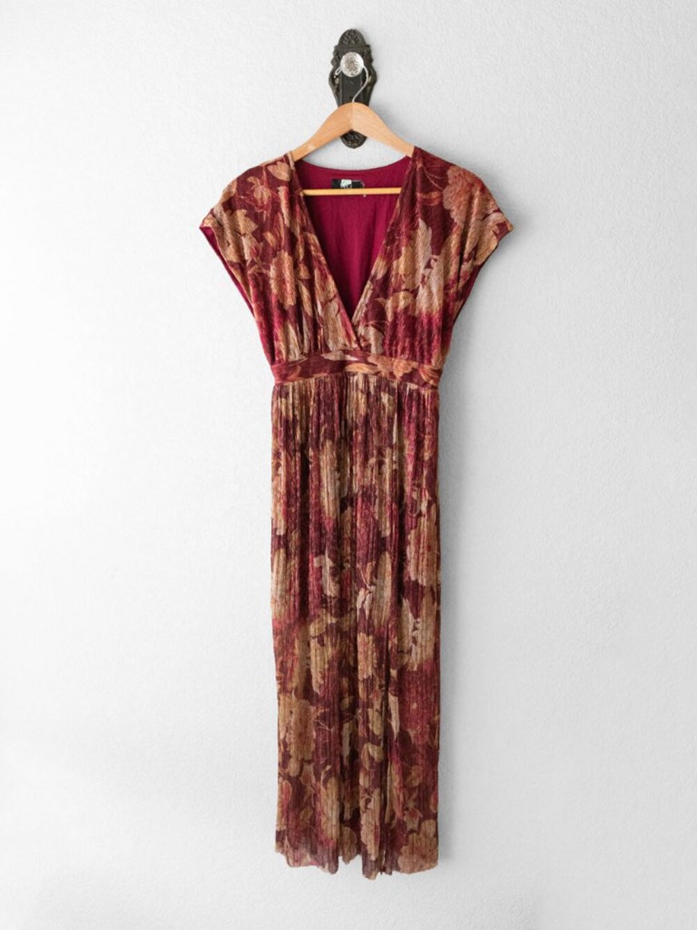 VICI Burgundy Floral Metallic Gold Pleated Maxi Dress XS Deep V Neck Slit - Picture 2 of 15